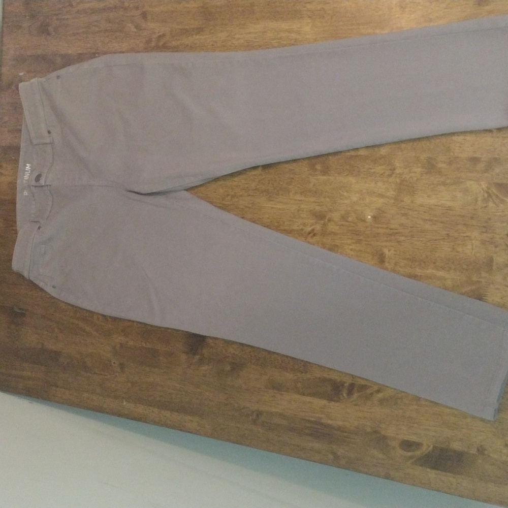 Chico's Platinum Gray Pull on Pants Size 1.5/10 - Picture 2 of 7